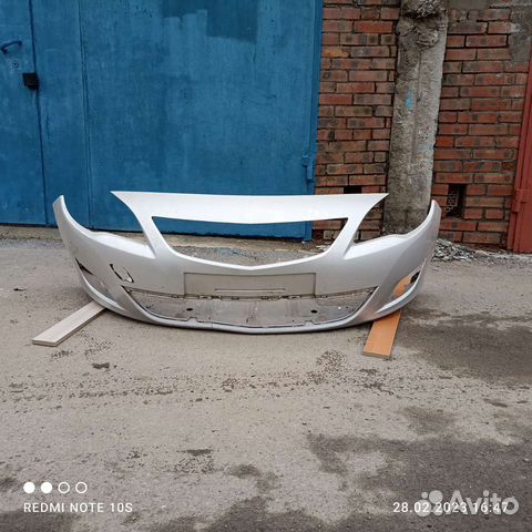 Продам бампер Опель Астра 2010-2012