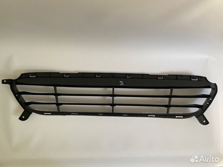 Решетка в бампер Hyundai Solaris 10-14