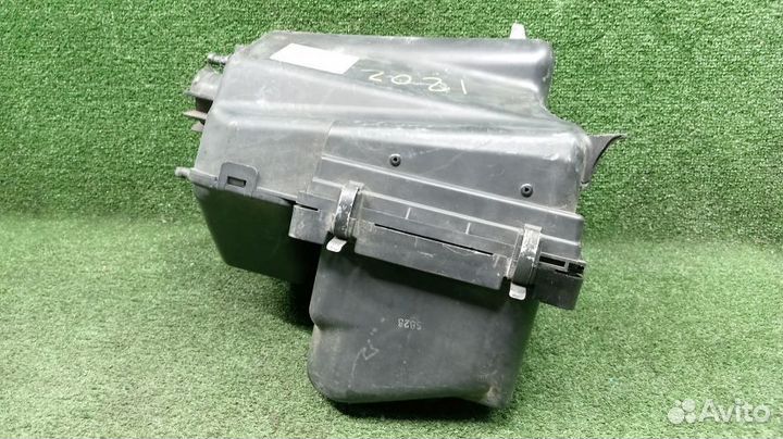 Корпус воздушного фильтра Infiniti Fx45