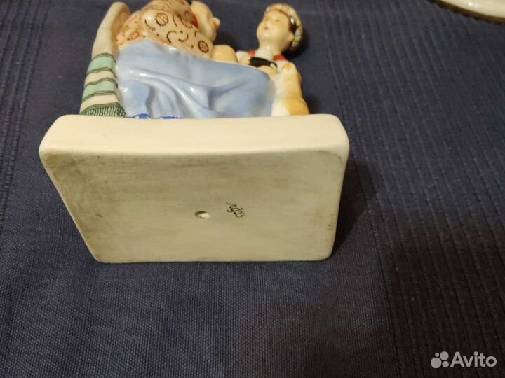 Фарфоровая статуэтка Девочка с кошкой лфз