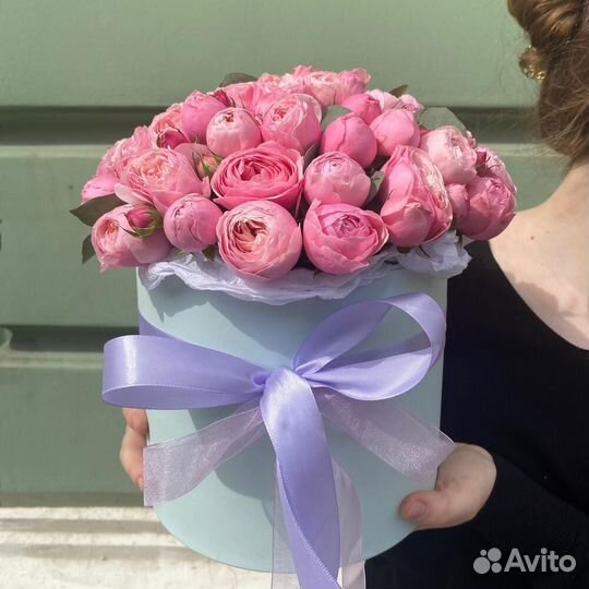 Пион роза с эвкалиптом в коробке