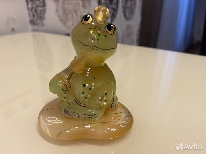 Царевна-Лягушка из натурального камня Селенит