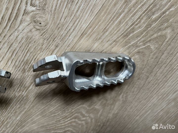 Подножки левая и правая SUR-RON Light bee