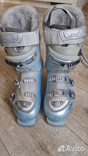 Горнолыжные ботинки atomic