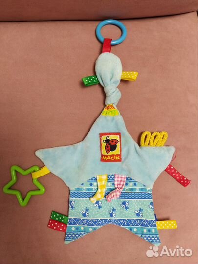 Подвеска игрушка погремушка на коляску кроватку