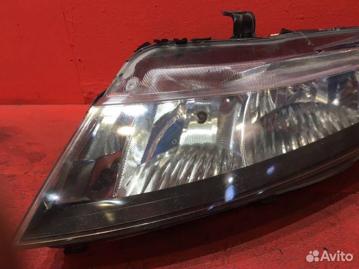 Фара для Honda Civic 5D N22A2 2.2L (Б/У)