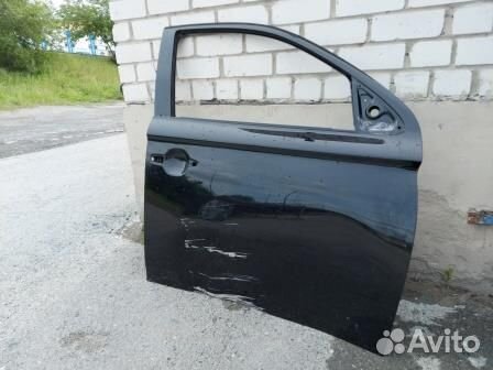 Дверь Mitsubishi Outlander