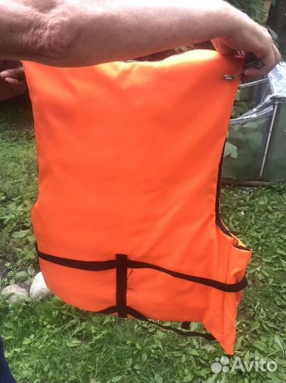 Спасательный жилет