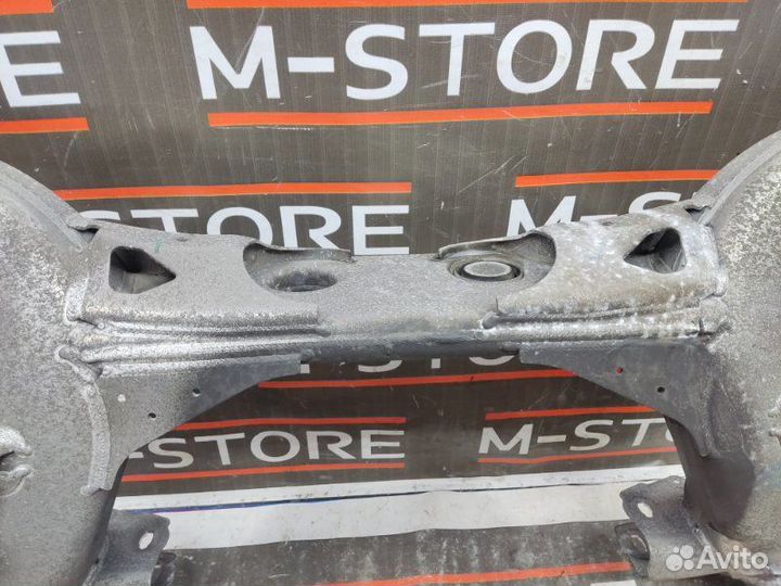 Балка поперечная (подрамник) задняя Mercedes-Benz