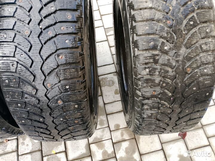 Bridgestone Blizzak Spike-01 205/55 R16