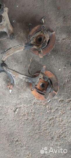 Кулак передний правый левый Honda Accord5