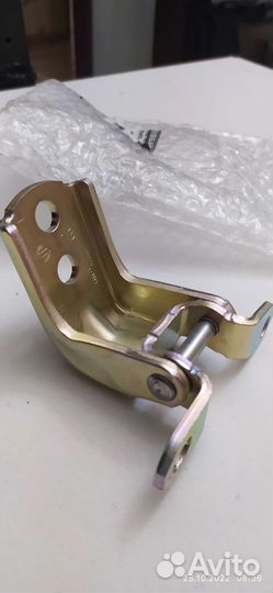 Петля нижняя, правая дверь Ниссан X-trail