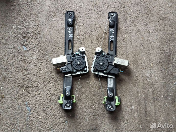 Задний стеклоподьемник BMW E90