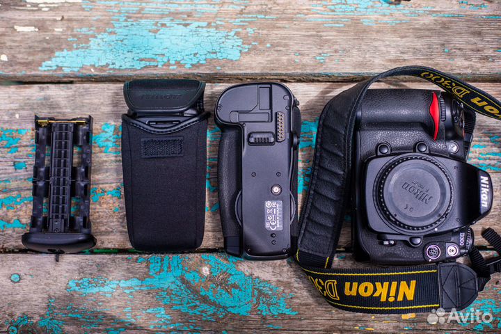 Nikon d300+MB-d12 +BL-3