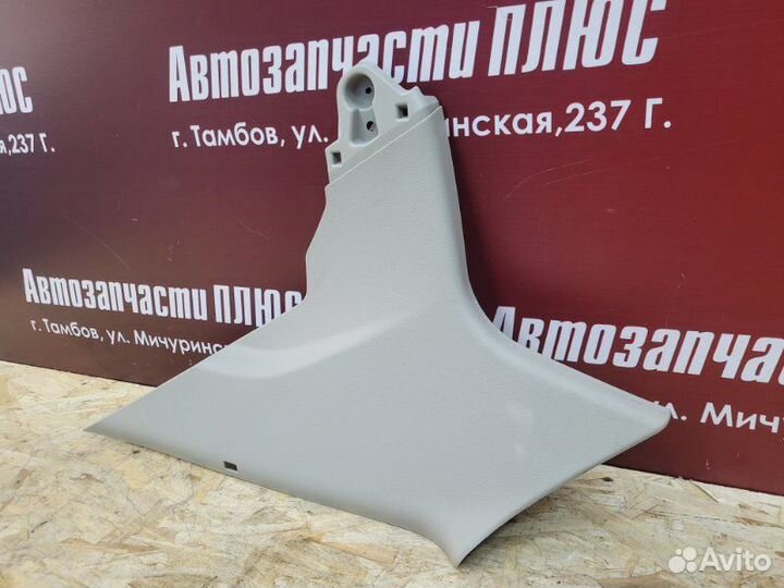 Обшивка стойки задняя правая Renault Logan