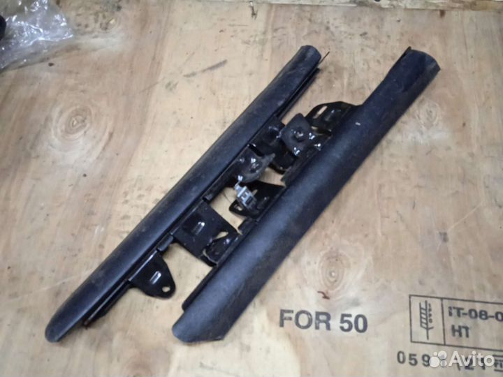 Уплотнитель кузова Ford Mustang 5