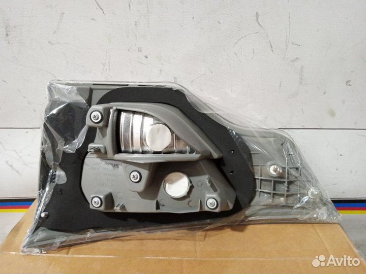 Фонарь правый Toyota Highlander 3 U50 2014