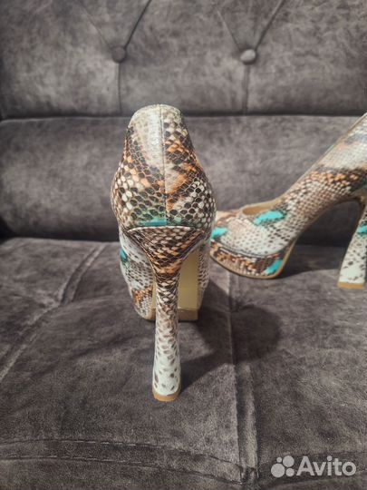 Туфли женские 39 размер новые