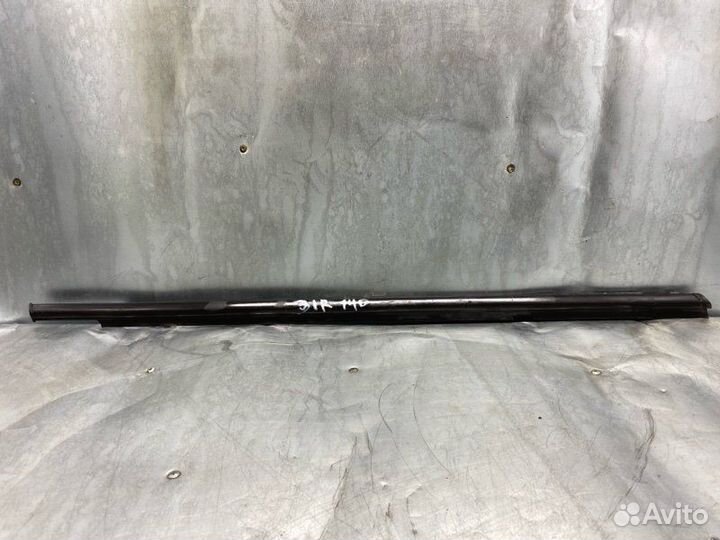 Бархотка на дверь задняя правая Mitsubishi Lancer