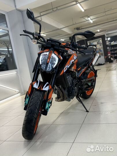 KTM duke 790