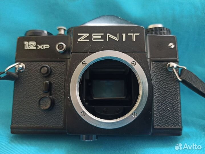 Плёночный фотоаппарат Зенит 12хр