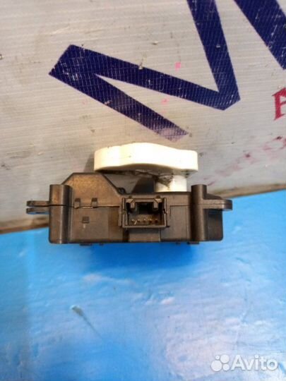 Сервопривод заслонки печки Toyota Land Cruiser