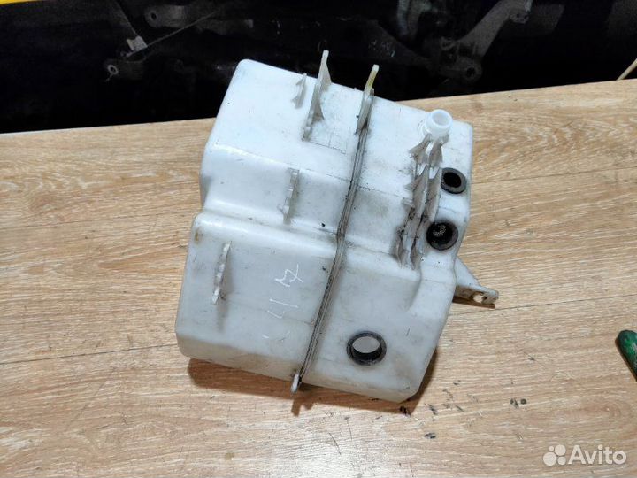 Бачок омывателя Opel Antara 2007