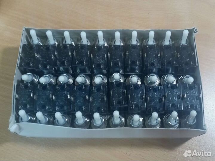 Кнопки, тумблеры, переключатели. СССР и не только