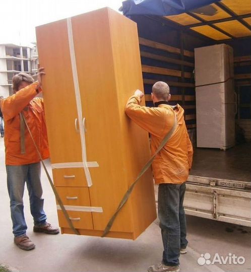 Грузчики. Бригада грузчиков. Рабочие руки