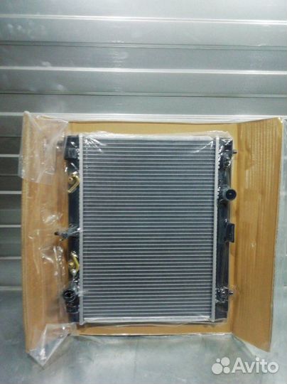 Радиатор охлаждения двигателя Toyota Vitz KSP90