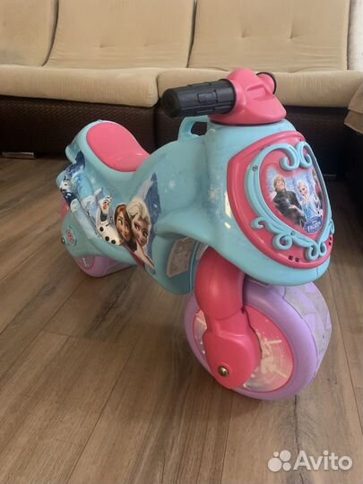 Мотоцикл-беговел для девочки