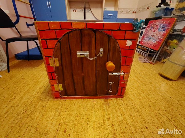 Бизиборд -домик для ребенка