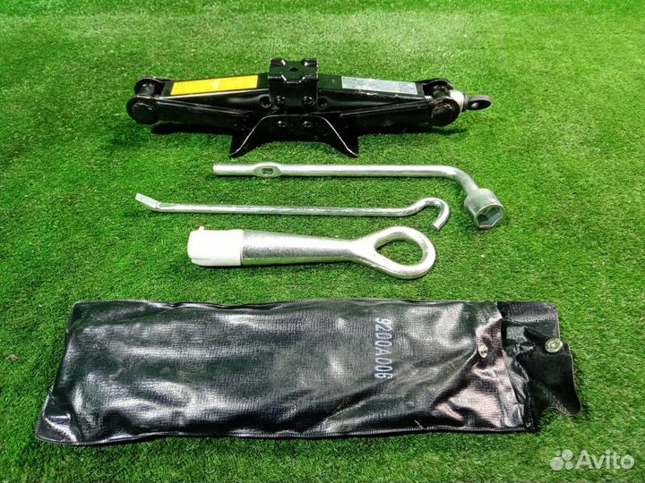 Домкрат Mitsubishi Lancer 10 / Galant Fortis CY4A