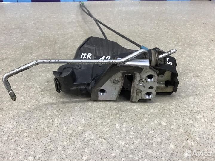 Замок двери передней правой Toyota RAV 4 2006-2013