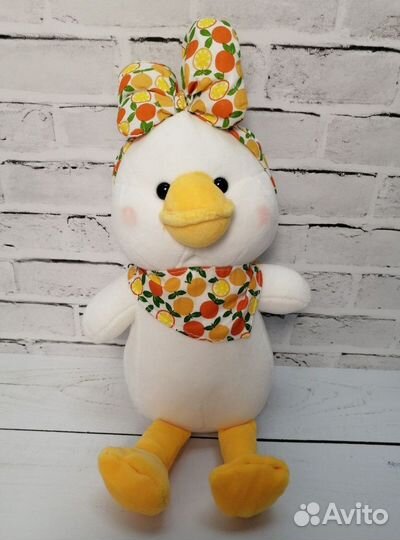 Мягкая плюшевая игрушка - уточка с бантом, 23 см