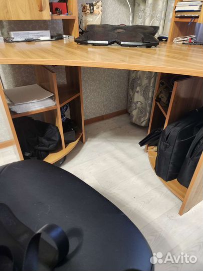 Компьютерный стол