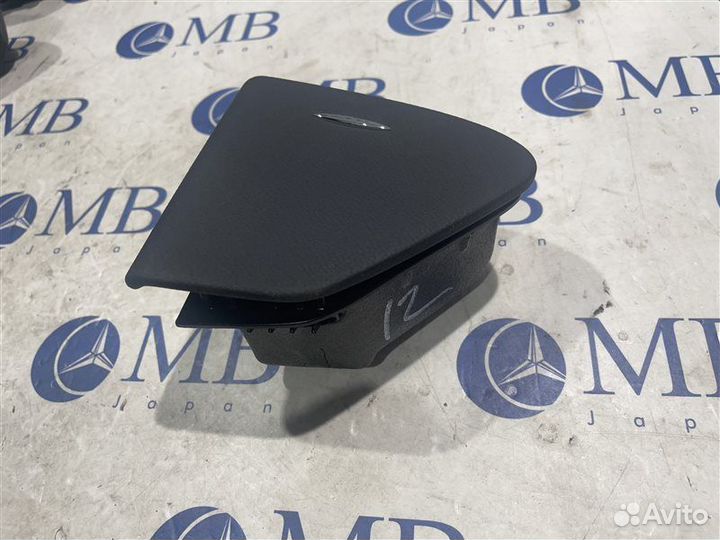 Пепельница задняя правая Mercedes-Benz E-Class