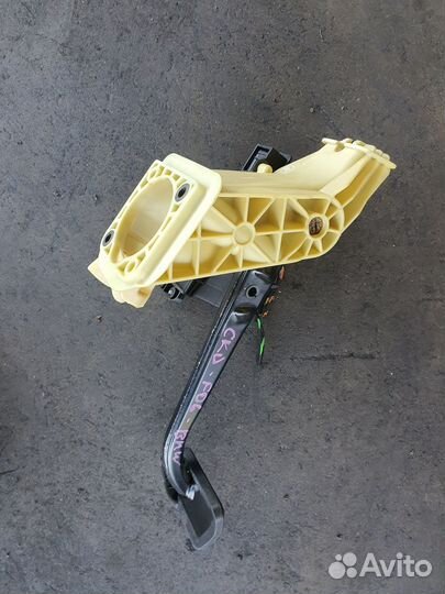 Педаль тормоза c BMW 6-Series F06 N55B30