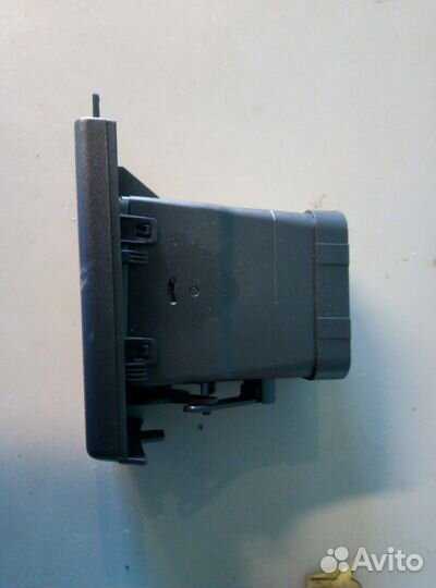 Дефлектор салона левый - приора