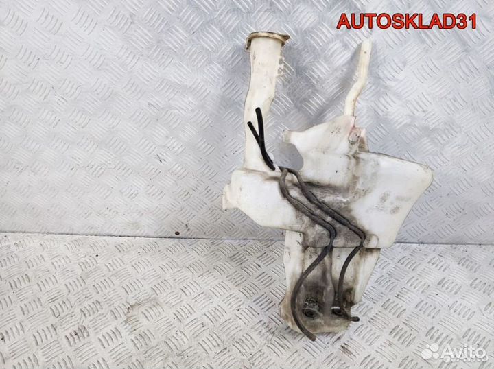 Бачок омывателя лобового стекла Mitsubishi Carisma
