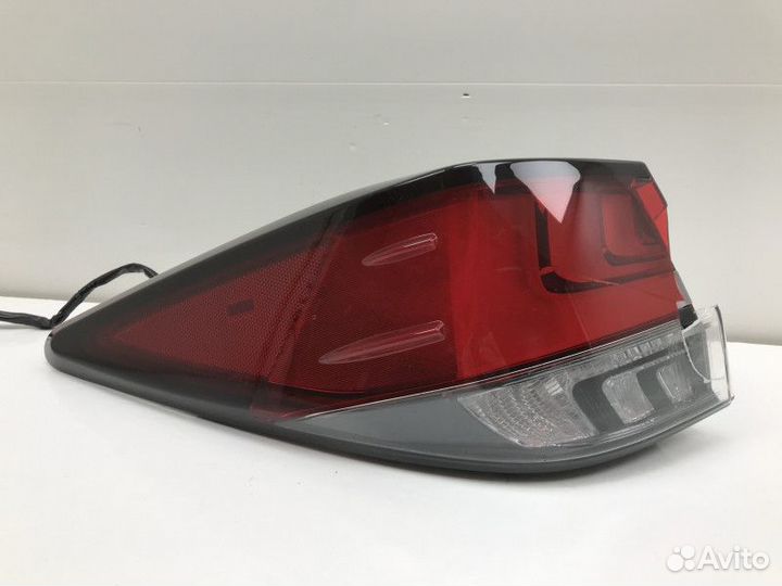 Фонарь задний наружный левый Lexus RX 4
