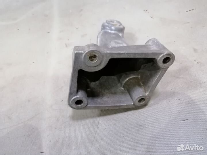 Кронштейн двигателя Volvo 340 2.0 1984-1991