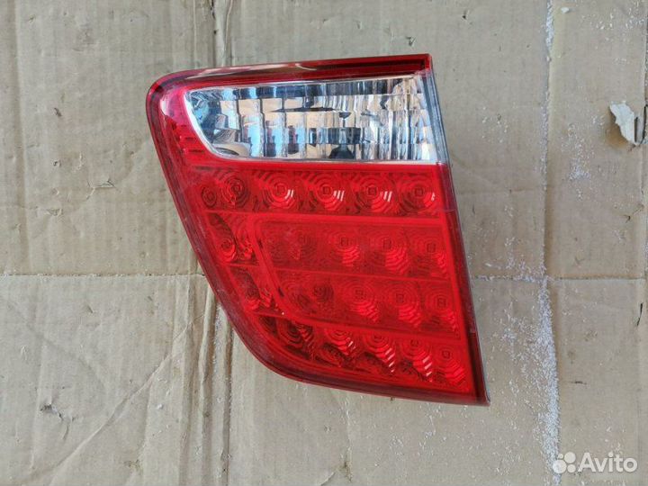 Фонарь в крышку багажника задний левый Kia Sorento