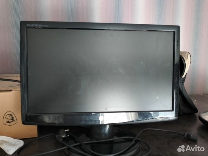 Монитор LG 18.5