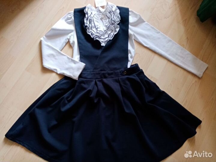 Сарафаны, костюмы, кофта на 140-146