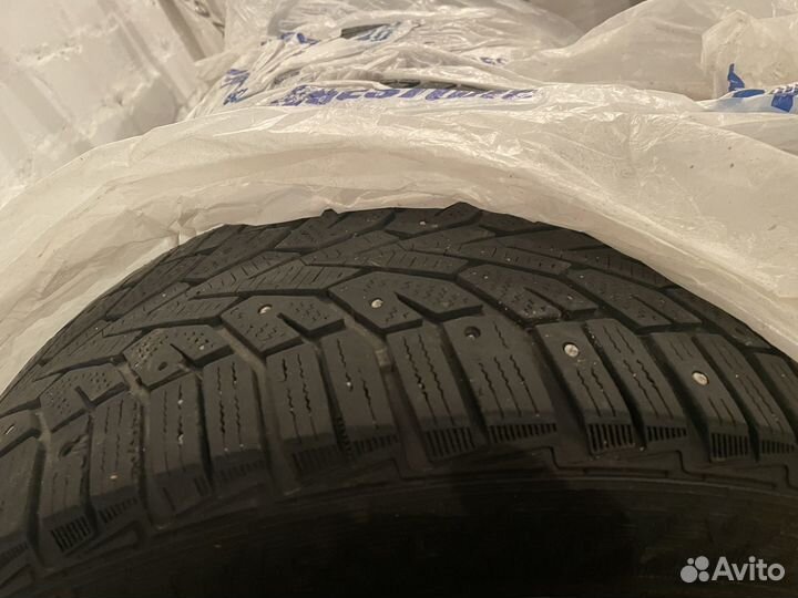 Gislaved NordFrost 100 215/55 R17