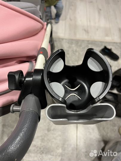 Подстаканник для коляски с телефоном