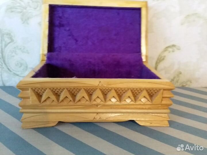 Шкатулка резная