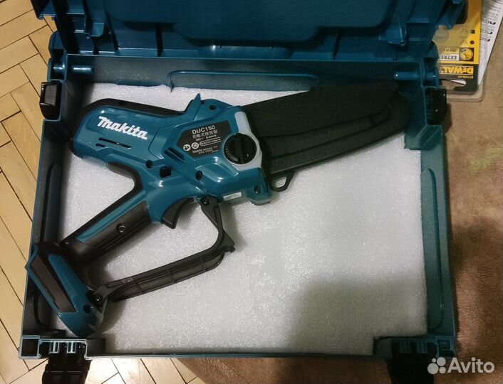 Компактная цепная пила Makita DUC302z и DUC150z