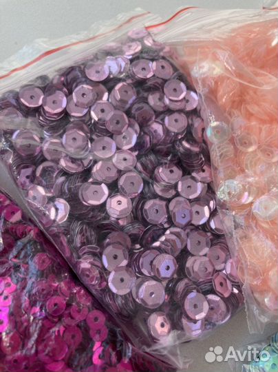 Материалы для творчества (пайетки,кисти,карабины)